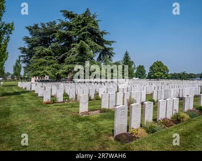 L'immagine è del Cimitero militare CWGC Lijssenthoak nelle Fiandre occidentali. Foto Stock