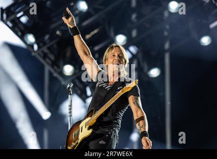 Keith Urban si esibisce durante il giorno 2 del CMA Fest al Nissan Stadium giovedì 9 giugno 2023, a Nashville, Tennessee. (Foto di: Amiee Stubbs/Images Foto Stock