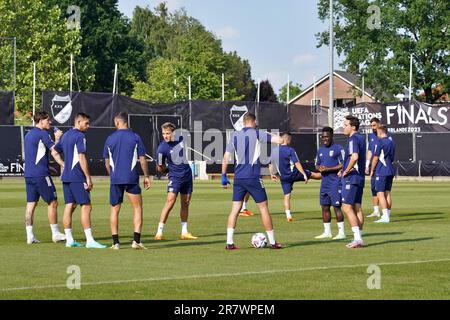 Enschede, Paesi Bassi. 17th giugno, 2023. Giocatori d'Italia durante la sessione di allenamento per la squadra Italia, partita di calcio della UEFA Nations League a Enschede, Paesi Bassi, Giugno 17 2023 Credit: Independent Photo Agency/Alamy Live News Foto Stock