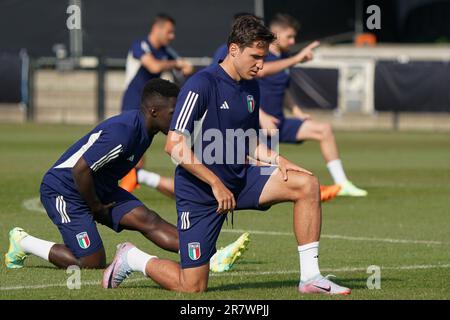 Enschede, Paesi Bassi. 17th giugno, 2023. Federico Chiesa (Italia) durante la sessione di formazione per la squadra Italia, partita di calcio della UEFA Nations League a Enschede, Paesi Bassi, Giugno 17 2023 Credit: Independent Photo Agency/Alamy Live News Foto Stock