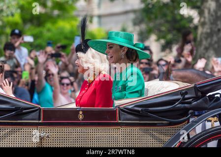 Catherine, Principessa del Galles, ex Kate, Duchessa di Cambridge alla Trooping the Colour 2023 in The Mall, Londra, Regno Unito Foto Stock