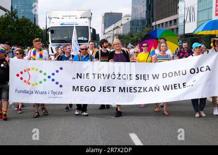 Varsavia, Polonia. 17th giugno, 2023. La parata dell'uguaglianza è un evento organizzato regolarmente per mostrare opposizione all'intolleranza e all'esclusione e sostenere l'idea di libertà, uguaglianza e diversità. (Credit Image: © Grzegorz Banaszak/ZUMA Press Wire) SOLO PER USO EDITORIALE! Non per USO commerciale! Foto Stock