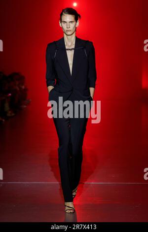 Milano, Italia. 17th giugno, 2023. JORDANLUCA Primavera Estate 2024 pista durante la settimana della moda di Milano il 2023 giugno - Milano; Italia 17/06/2023 Credit: dpa/Alamy Live News Foto Stock