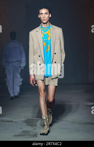 Milano, Italia. 17th giugno, 2023. MSGM Primavera Estate 2024 Runway durante la settimana della moda di Milano il 2023 giugno - Milano; Italia 17/06/2023 Credit: dpa/Alamy Live News Foto Stock
