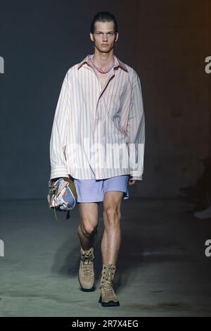 Milano, Italia. 17th giugno, 2023. MSGM Primavera Estate 2024 Runway durante la settimana della moda di Milano il 2023 giugno - Milano; Italia 17/06/2023 Credit: dpa/Alamy Live News Foto Stock