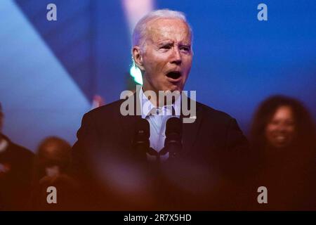 Philadelphia, Pennsylvania, Stati Uniti. 17th giugno 2023. Il presidente degli Stati Uniti Joe Biden esprime le proprie osservazioni in occasione di un raduno politico ospitato da membri sindacali al Philadelphia Convention Center sabato 17 giugno 2023 a Philadelphia, Pennsylvania. Credit: Saquan Stimpson/CNP/MediaPunch Credit: MediaPunch Inc/Alamy Live News Foto Stock