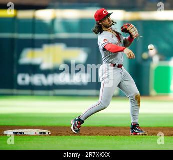 Houston, Texas, Texas, Stati Uniti. 17th giugno, 2023. 17 giugno 2023 - Houston, Texas-Cincinnati Reds secondo baseman JONATHAN INDIA (6) gira una doppia partita durante il gioco tra i Cincinnati Reds e gli Houston Astros al Minute Maid Park di Houston, Texas. I Cincinnati Reds sconfissero gli Houston Astros 10-3. (Credit Image: © Jerome Hicks/ZUMA Press Wire) SOLO PER USO EDITORIALE! Non per USO commerciale! Foto Stock