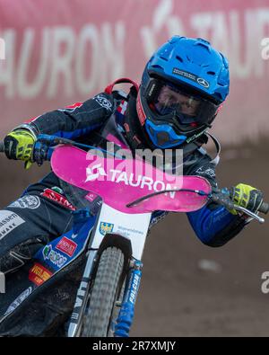 Czestochowa, Polonia. 18th giugno, 2023. Leon Madsen #30 della Danimarca durante il TAURON Speedway Euro Championship 2023 Round 1 all'Arena Zielona-Energia.com a CZ?stochowa, Polonia il 17 giugno 2023 (Foto di Andrew SURMA/ Credit: Sipa USA/Alamy Live News Foto Stock