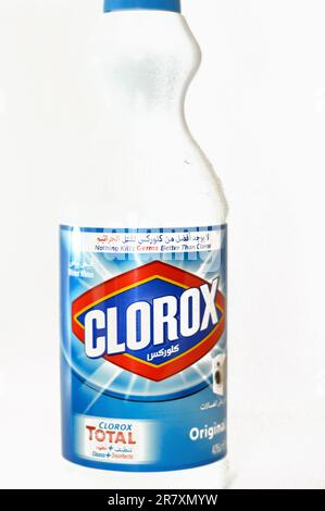 Cairo, Egitto, giugno 12 2023: Clorox totale originale per l'uccisione di germi per la pulizia e la disinfezione, Clorox società è un produttore globale americano A. Foto Stock