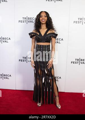 New York, NY, Stati Uniti. 17th giugno, 2023. Quvenzhane Wallis agli arrivi per la SWAGGER Premiere al Tribeca Festival, AMC 19th St Est 6, New York, New York, 17 giugno 2023. Credit: Christina DeOrtentiis/Everett Collection/Alamy Live News Foto Stock
