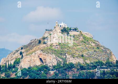 Vista sui quartieri Plaka e Monastiraki e sul Monte Licabetto dall'Acropoli Foto Stock