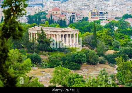 Vista sui quartieri Plaka e Monastiraki e sul Monte Licabetto dall'Acropoli Foto Stock