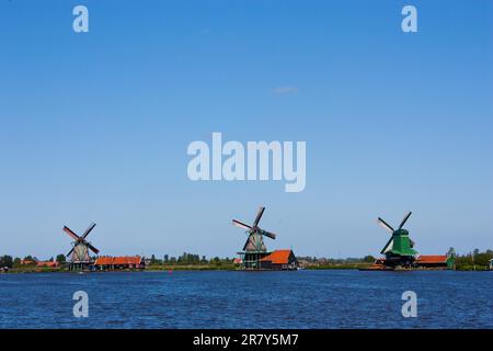 Mulini in Olanda, tradizionale e punto di riferimento diretto del paese Foto Stock