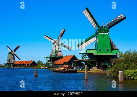 Mulini in Olanda, tradizionale e punto di riferimento diretto del paese Foto Stock