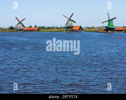 Mulini in Olanda, tradizionale e punto di riferimento diretto del paese Foto Stock