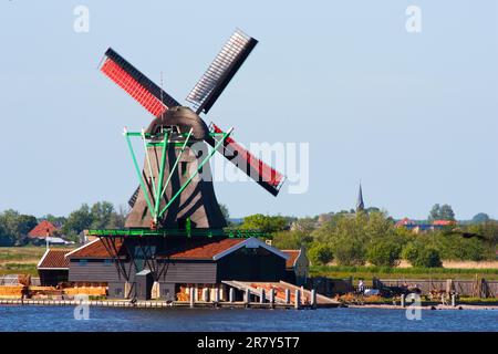 Mulini in Olanda, tradizionale e punto di riferimento diretto del paese Foto Stock