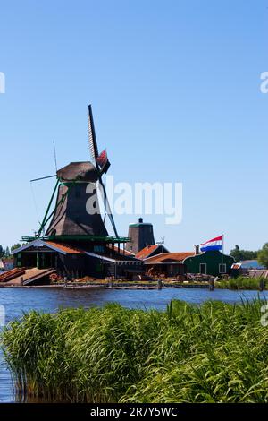 Mulini in Olanda, tradizionale e punto di riferimento diretto del paese Foto Stock