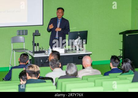 Sydney, Australia. 18 giu 2023. Il tibetano Sikyong (primo Ministro) in esilio, Penpa Tsering, parla all'UTS (Università della tecnologia di Sydney) per la lunga disputa sino-tibetana. Foto Stock