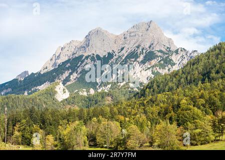 Il Grosser Buchstein è una montagna alta 2224 metri, situata nelle Alpi dell'Ennstal in Stiria. Sorge a nord degli Enns all'ingresso del Gesaeuse ed è parte Foto Stock