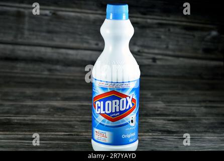 Cairo, Egitto, giugno 12 2023: Clorox totale originale per l'uccisione di germi per la pulizia e la disinfezione, Clorox società è un produttore globale americano A. Foto Stock