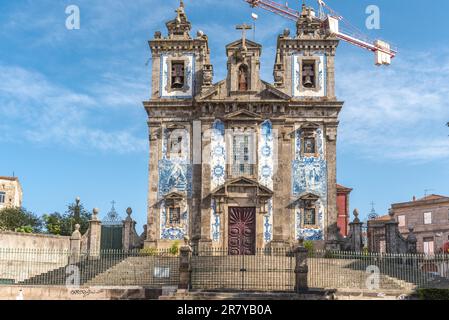 La chiesa prende il nome in onore del Visigoth, Ildefonso di Toledo. L'Igreja de Santo Ildefonso a Porto Foto Stock