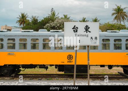 Taitung, Taiwan - 15 Marzo 2023: Stazione ferroviaria di Taitung Railway Art Village Foto Stock