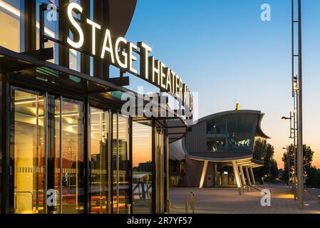 Ingresso al Teatro musicale presso il fiume Elba sul porto di Amburgo. Ci sono due teatri musicali direttamente di fronte al St Pauli Foto Stock