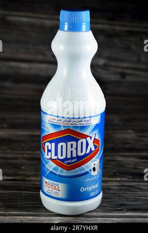 Cairo, Egitto, giugno 12 2023: Clorox totale originale per l'uccisione di germi per la pulizia e la disinfezione, Clorox società è un produttore globale americano A. Foto Stock