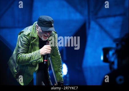 Roma, Italia. 17th giugno, 2023. Roma 17/06/2023 Stadio Olimpico. Vasco Rossi ha suonato la seconda data romana allo Stadio Olimpico di Roma continuando ad essere esaurito ogni giorno del tour. Nella foto: Vasco Rossi Credit: Independent Photo Agency/Alamy Live News Foto Stock