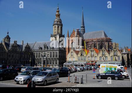 Piazza del mercato, Veurne, Fiandre Occidentali, Belgio, Fiandre Foto Stock