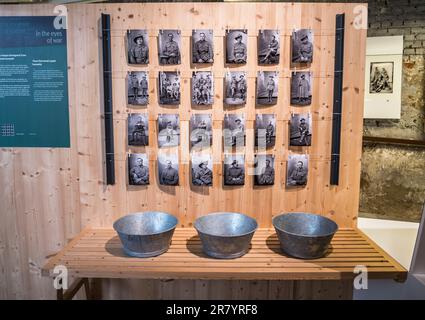 Il Museo Vignacourt racconta la storia del suo fotografo di villaggio che ha fotografato molti soldati australiani che sono stati sborsati nel villaggio durante la prima guerra mondiale. Foto Stock