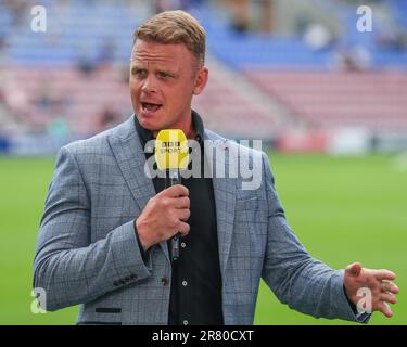 Kevin Brown ex Salford Red Devils giocatore dà un'intervista a BBC Sport durante il Betfred Challenge Cup Quarter-Final Match Guerrieri Wigan vs Warrington Wolves al DW Stadium, Wigan, Regno Unito, 18th giugno 2023 (Foto di Gareth Evans/News Images) Foto Stock