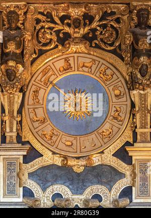 Particolare dell'orologio astrologico con i dodici segni dello zodiaco nella Camera del Senato o Sala del Senato nel Palazzo Ducale. Ve Foto Stock