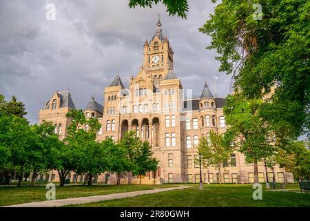 Salt Lake City, Utah - 23 maggio 2023: Facciata esterna sul City-County Building nel centro di Salt Lake City, l'edificio, completato nel 1894, caratteristiche Foto Stock