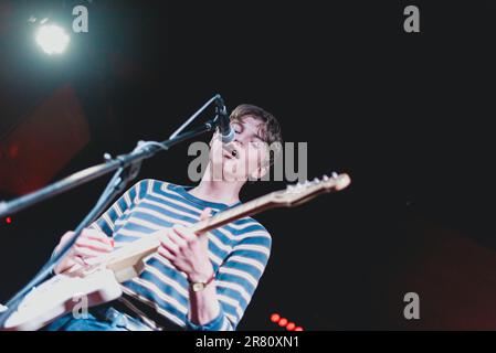 Harry Bathie, chitarrista della band Chameleon Soul, durante lo spettacolo al Night and Day Cafe (Manchester-UK.) Il 4th luglio 2019. Foto Stock