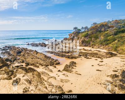 Esplorare Cuttagee Beach sulla costa della costa di Sapphire, nella costa meridionale del New South Wales, Australia Foto Stock