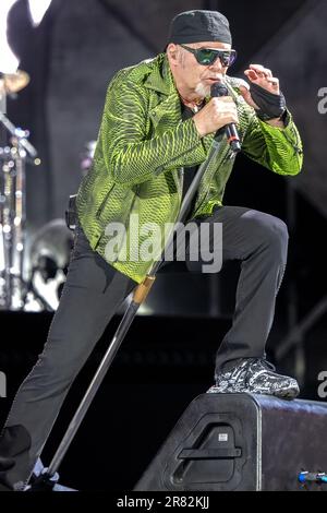 16 giugno 2023, Roma, Italia, Italia: Il cantautore italiano Vasco Rossi durante il concerto Vasco Live allo Stadio Olimpico di Roma. (Credit Image: © Claudio Enea/Pacific Press via ZUMA Press Wire) SOLO PER USO EDITORIALE! Non per USO commerciale! Foto Stock