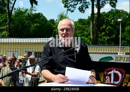 Im Bild: Carsten Liebig. Die Stadt Görlitz würdigt den Ehrenspielführer von Dynamo Dresden Hans-Jürgen „Dixie“ Dörner, ind sie den „Dixie-Dörner-Weg Foto Stock