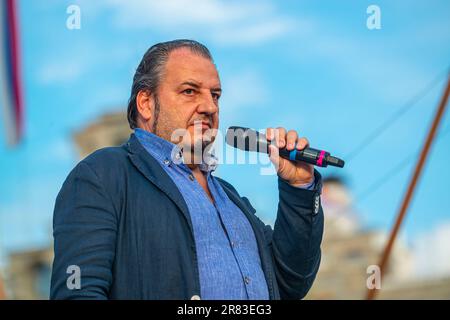 9 giugno 2023, Belgrado, Serbia, il professor Miodrag Jovanovic si è rivolto ai manifestanti riuniti nel mezzo di una serie di proteste chiamate “Serbi Foto Stock