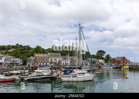 Padstow, Cornovaglia, Regno Unito - Giugno 11. Vista del porto di Padstow, Cornovaglia il 11 giugno 2023. Persone non identificate Foto Stock