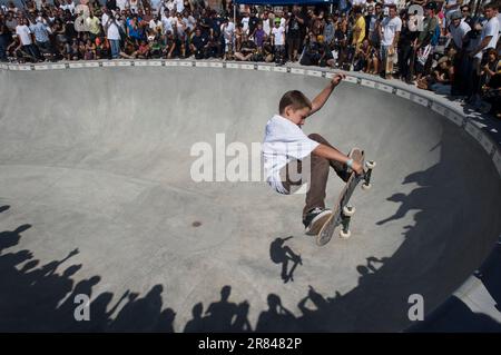 L'apertura del nuovo Venice Skate Park a Venice Beach, California. Foto Stock