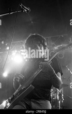 Pär Wiksten dei Wannadies che suonano al Reading Festival, Reading, Regno Unito, il 23 agosto 1997. Foto: Rob Watkins Foto Stock