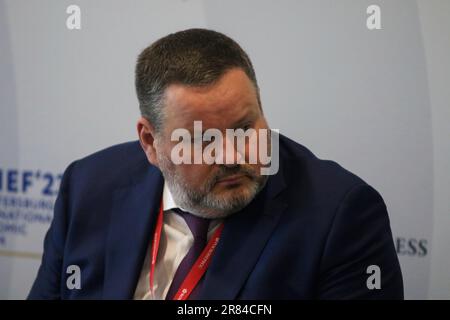 Anton Kotyakov, Ministro del lavoro e della protezione sociale della Federazione Russa, partecipa a una sessione sull'uomo prospero obiettivo primario della politica sociale e una risorsa chiave per lo sviluppo del Paese nel quadro della St Petersburg International Economic Forum 2023 (SPIEF 2023). (Foto di Konjostantinov / SOPA Images/Sipa USA) Foto Stock