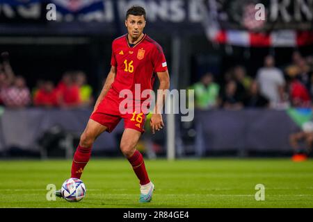 Rotterdam, Paesi Bassi. 18th giugno, 2023. ROTTERDAM, PAESI BASSI - GIUGNO 18: Rodri di Spagna si sbatte con la palla durante la partita finale della UEFA Nations League 2022/23 tra Croazia e Spagna al De Kuip il 18 Giugno 2023 a Rotterdam, Paesi Bassi (Foto di René Nijhuis/BSR Agency) Credit: BSR Agency/Alamy Live News Foto Stock