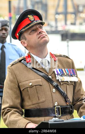 City Hall, Londra, Regno Unito. Giugno 19 2023. Speaker Brigadier Jeremy Agnello alla cerimonia di aumento della bandiera del giorno delle forze Armate, davanti al National Armed Forces Day, City Hall, Kamal Chunchie Way, Londra, Regno Unito. Credit: Vedi li/Picture Capital/Alamy Live News Foto Stock