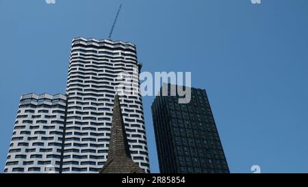 L'edificio modulare più alto d'Europa Enclave; Croydon vicino alle Ten Degrees Towers, a 158 metri e l'edificio a 50 piani si avvicina al completamento da parte di East Croydon Foto Stock