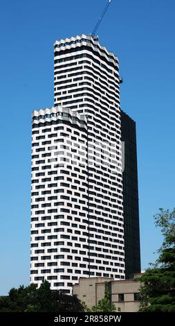 L'edificio modulare più alto d'Europa Enclave; Croydon vicino alle Ten Degrees Towers, a 158 metri e l'edificio a 50 piani si avvicina al completamento da parte di East Croydon Foto Stock