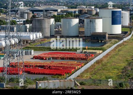 Belfast, Irlanda del Nord, Regno Unito. Giugno 2023. Centro di stoccaggio e distribuzione di gas di petrolio liquido vicino al porto di Belfast. Foto Stock