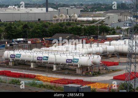 Belfast, Irlanda del Nord, Regno Unito. Giugno 2023. Centro di stoccaggio e distribuzione di gas di petrolio liquido vicino al porto di Belfast. Foto Stock