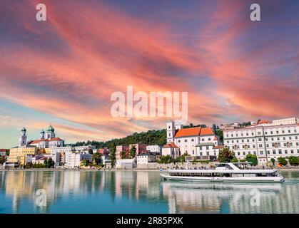 Vista panoramica della città di Passau am Inn in estate Foto Stock